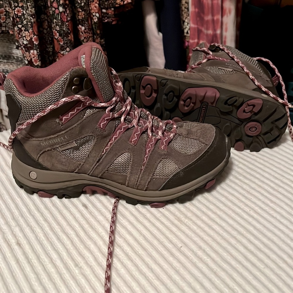 Merrell hiking boots, gray and purple size 7